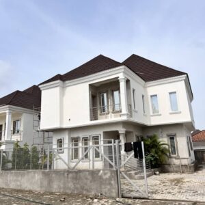 4 bedroom, semi detach duplex