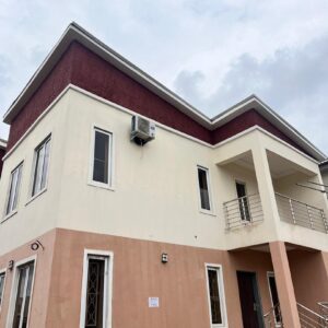 3 bedroom duplex with bq